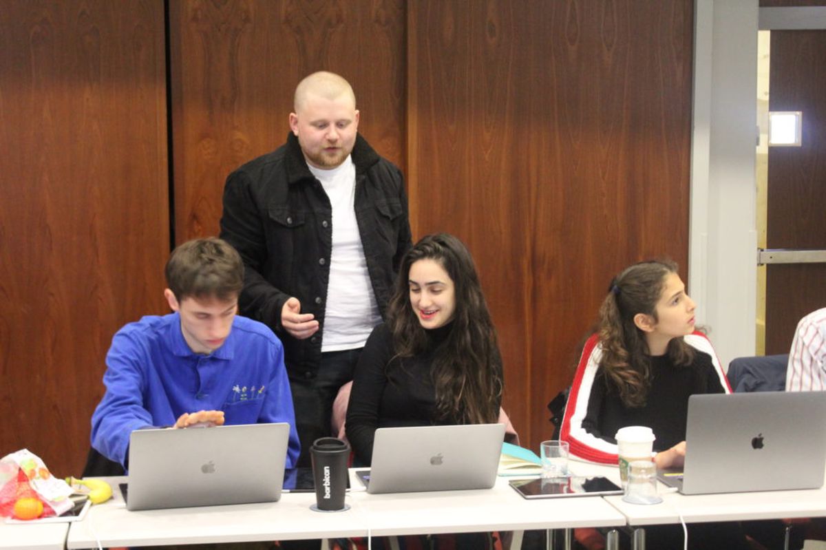 Design Yourself: Feeling the Gallery - Making sound and music out of visual data
