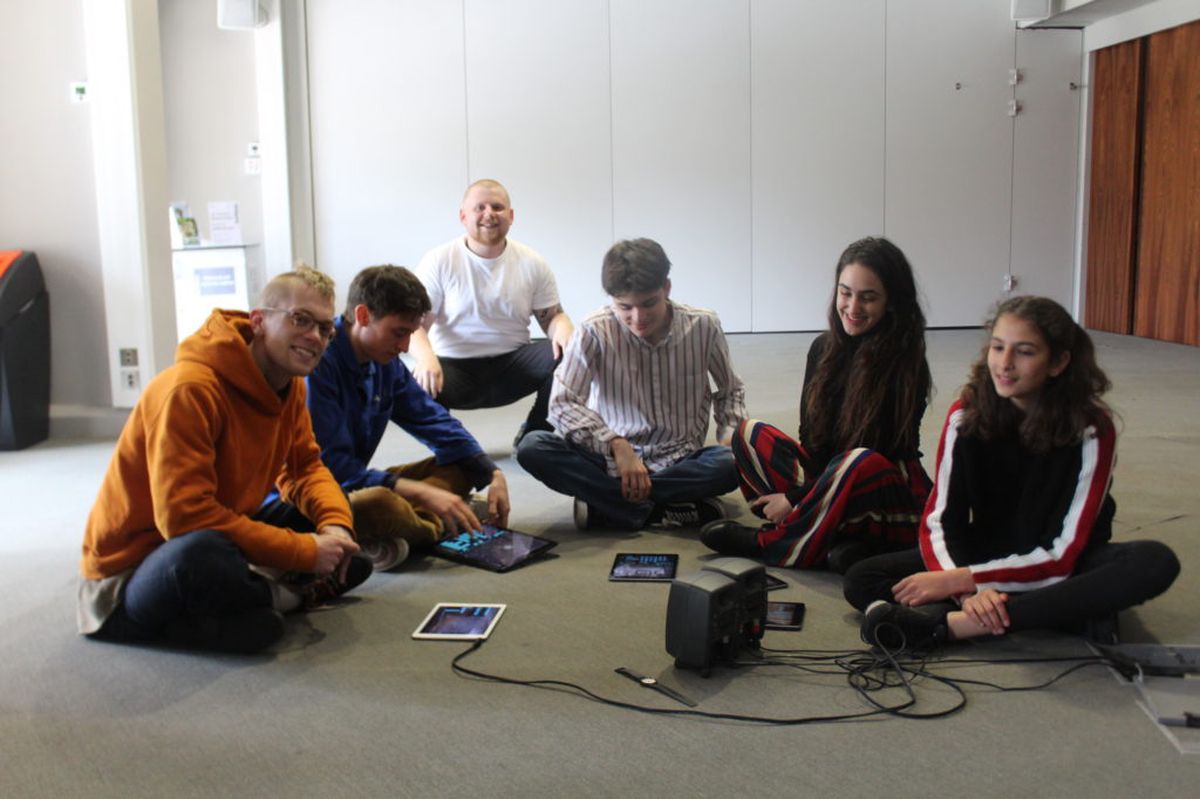 Design Yourself: Feeling the Gallery - Making sound and music out of visual data